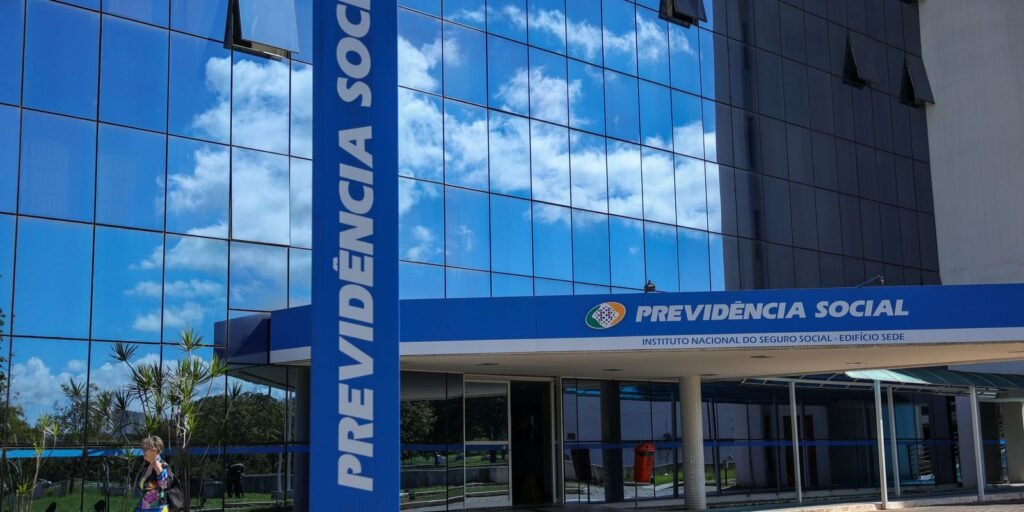 Dino vota para anular regra que reduziu aposentadoria por invalidez