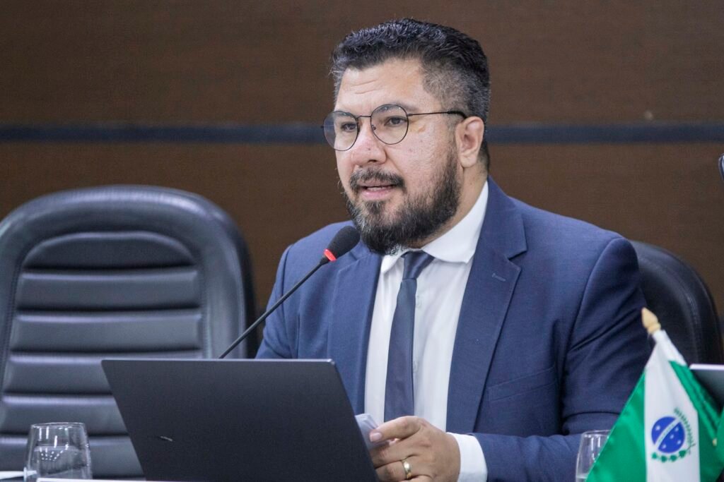 Edson Souza pede dados sobre cirurgias eletivas feitas em 2024 com emendas impositivas