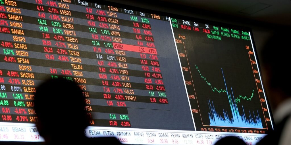 Bolsa bate recorde e dólar cai após reunião entre Lula e Trump