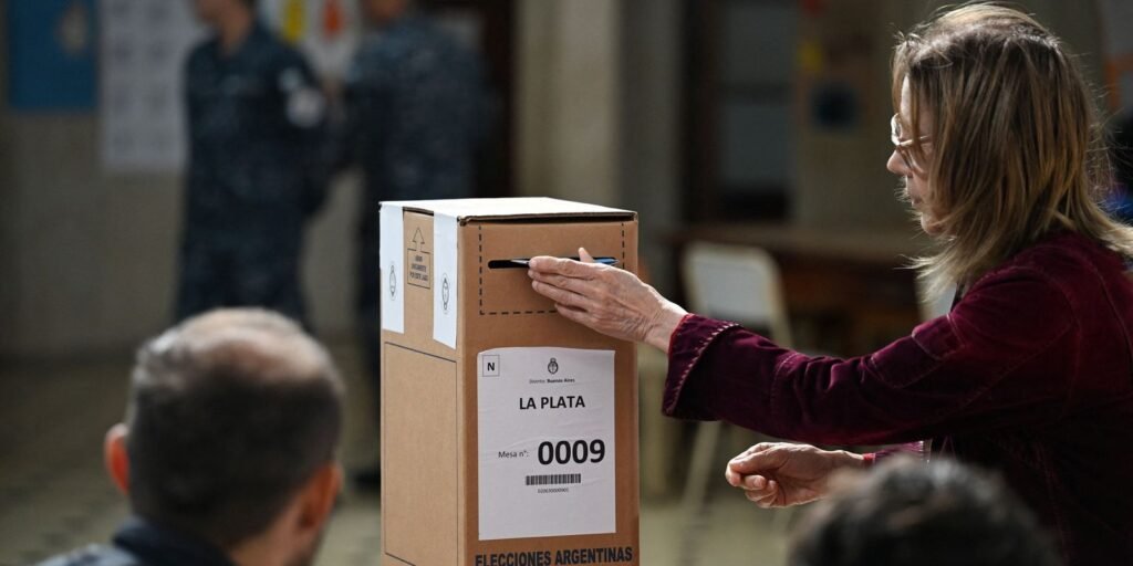 Argentinos vão às urnas para renovar Câmara e Senado