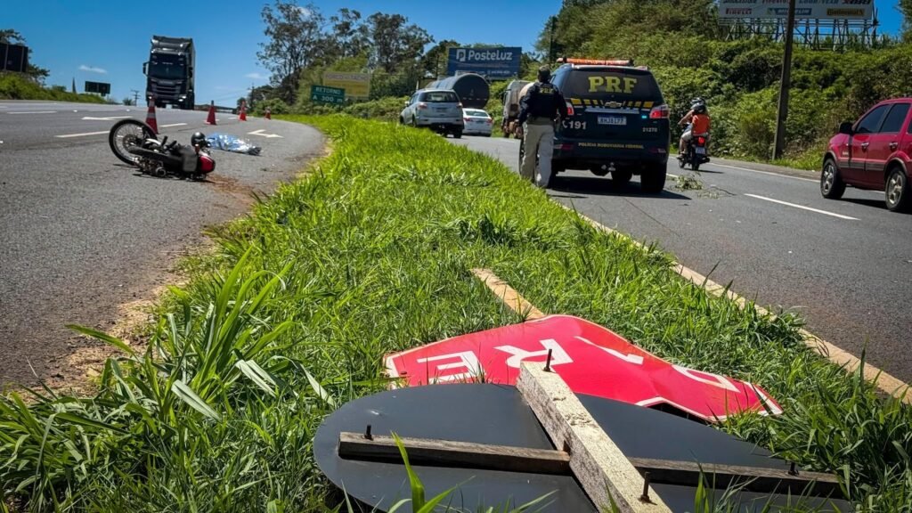 Motociclista morre em grave acidente ao tentar cruzar rodovia em local proibido