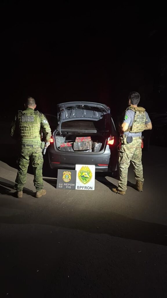 BPFRON e Polícia Federal apreendem veículo com mais de 300 kg de maconha em Foz do Iguaçu