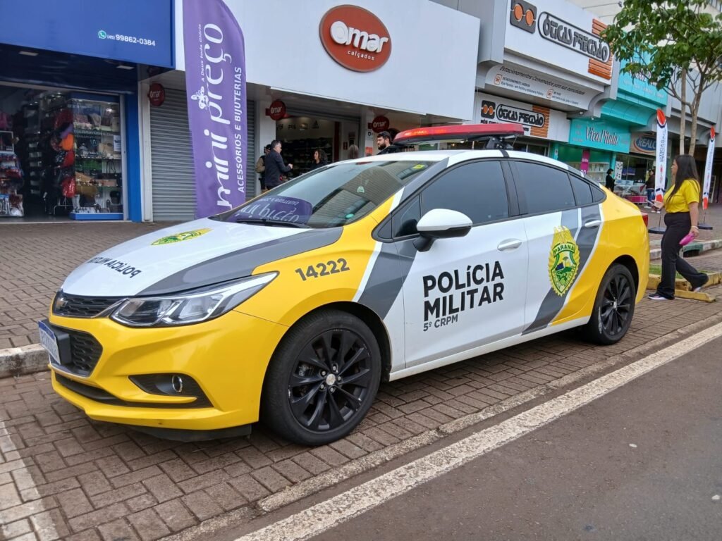 Por telefone, criminosos ameaçam funcionárias de loja no centro de Cascavel