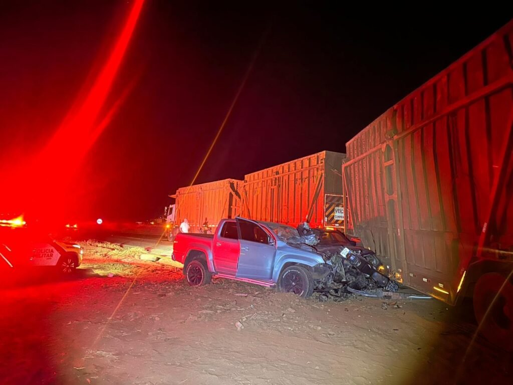 Colisão envolvendo quatro veículos deixa um morto e três feridos na PR-082 em Indianópolis