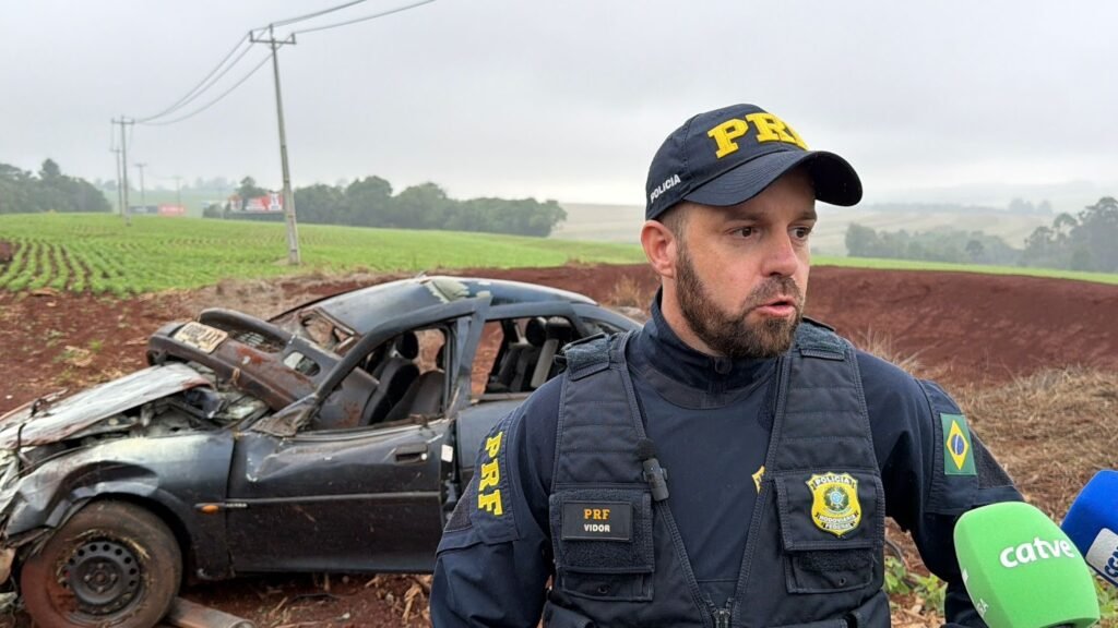 Motorista desobedeceu ordem de parada e capotou”, diz PRF sobre Vectra com drogas na BR-369