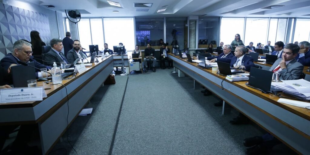 CPMI do INSS ouve ex-dirigentes de associação e conselho nesta segunda