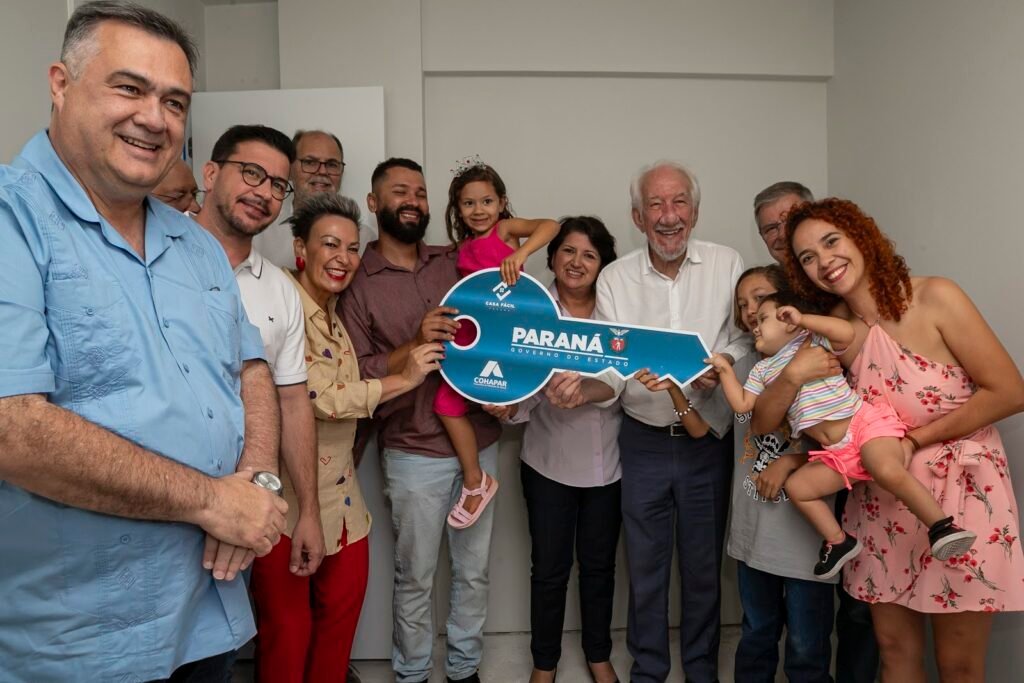 Com apoio do Estado, 512 famílias de Londrina passam a viver em casa própria