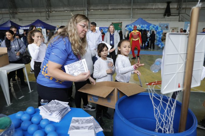 Programa Sanepar Perto de Você leva serviços, lazer e educação a moradores da Lapa