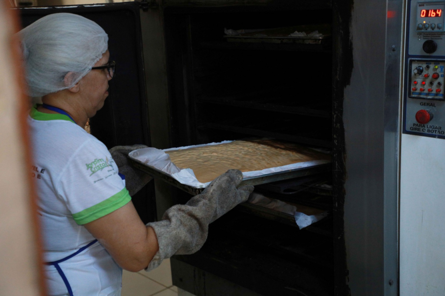 Começam preparativos do bolo gigante de quase uma tonelada para aniversário de 74 anos de Cascavel