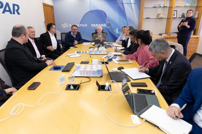 Sanepar discute possibilidades com empresas da Europa, América Latina e Ásia