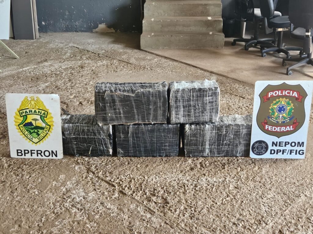 PF e PM apreendem quase 92 kg de maconha às margens do Rio Paraná em Foz do Iguaçu