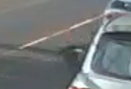 Vídeo mostra queda de veículo na rua Jorge Lacerda