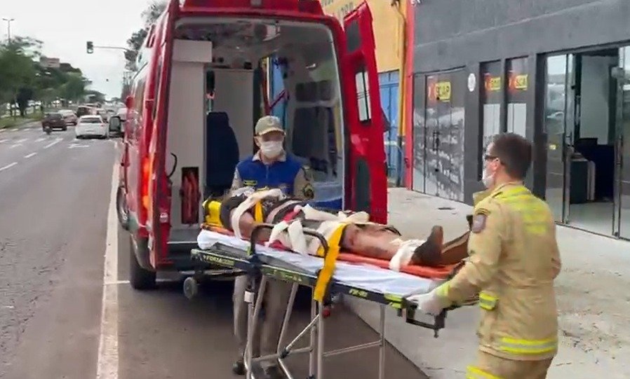 Homem é arrastado por 100 metros após ser atropelado em Cascavel