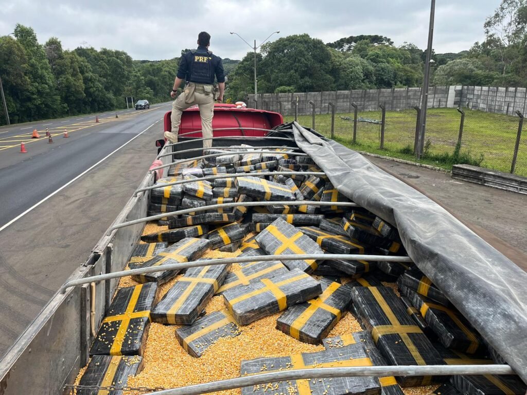 PRF apreende quase 2,5 toneladas de maconha em Guarapuava