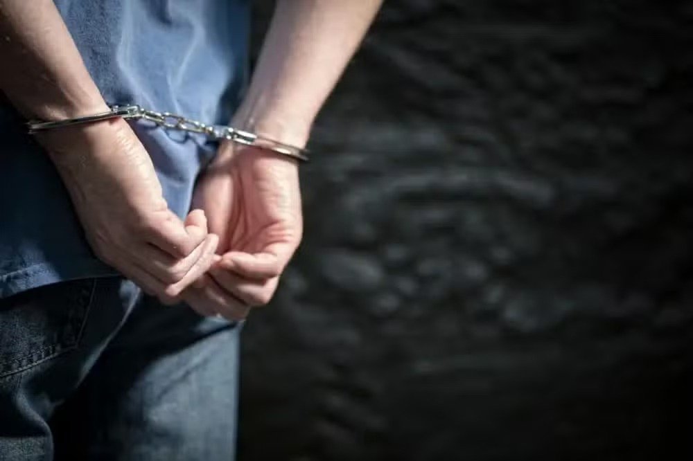 Entre estados mais populosos, Paraná é o que mais coloca presos em liberdade provisória