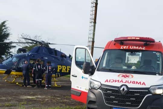 Paciente morre após sofrer duas paradas cardiorrespiratórias durante transporte aeromédico da PRF no Paraná