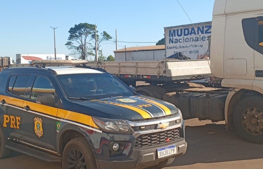 Caminhão é alvejado a tiros na BR-369 entre Mamborê e Piquirivaí