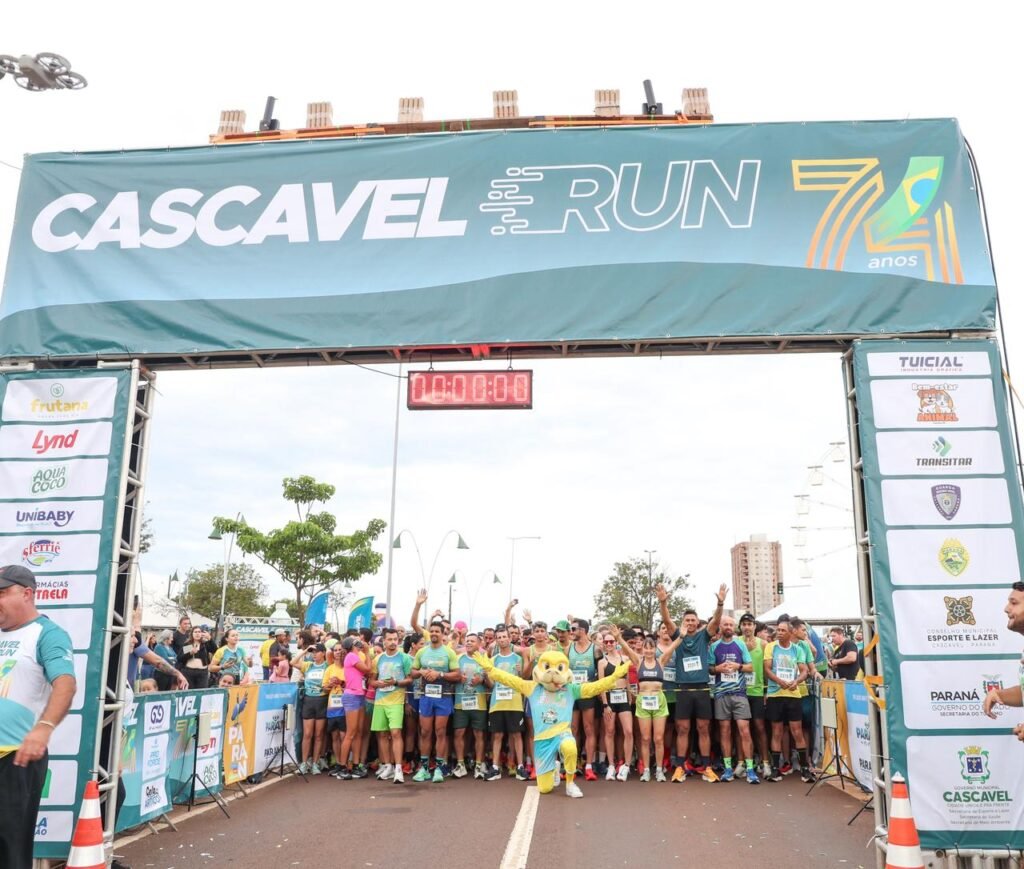 Cascavel celebra 74 anos com maior corrida de rua da história da cidade e arrecada mais de 2,5 toneladas de ração para animais