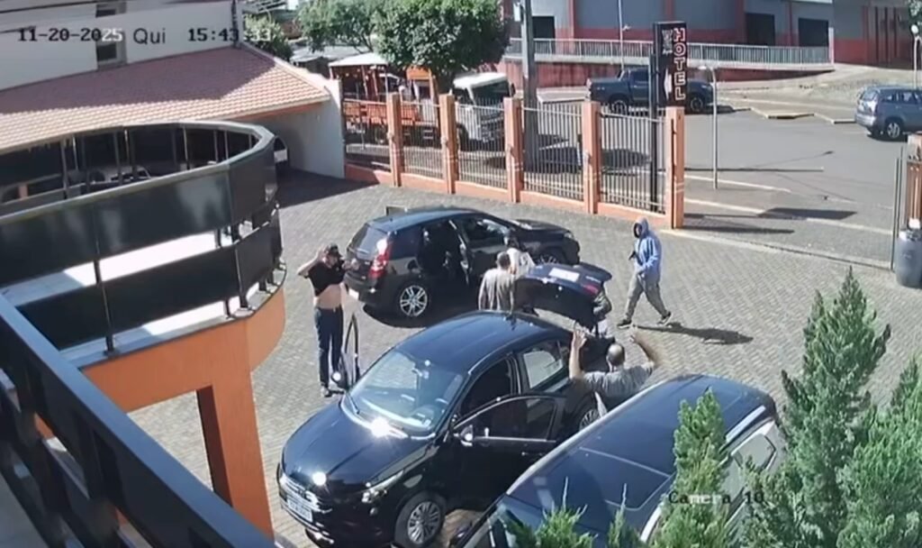 Homens armados roubam R$ 40 mil em mercadorias no centro de São Miguel do Iguaçu