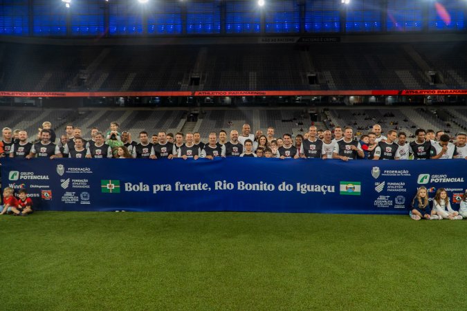 Ídolos do futebol paranaense se unem em campo para ajudar Rio Bonito do Iguaçu