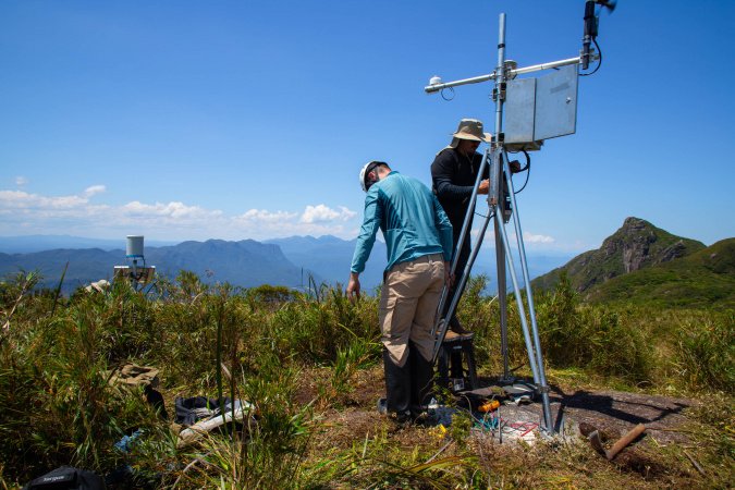 Nova estação meteorológica no topo do Pico Marumbi vai orientar turistas e grupos de socorro