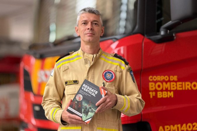 Bombeiro paranaense lança 3ª edição de livro referência em salvamento em altura