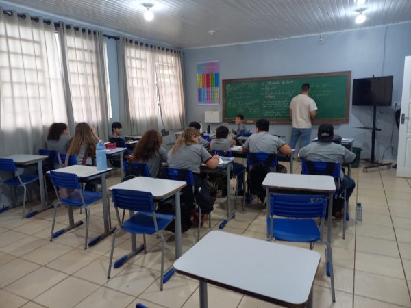 Escolas estaduais e municipais da área rural de Rio Bonito do Iguaçu retomam aulas na segunda