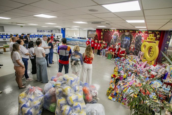 Natal Solidário da Portos do Paraná entrega brinquedos arrecadados pela comunidade portuária