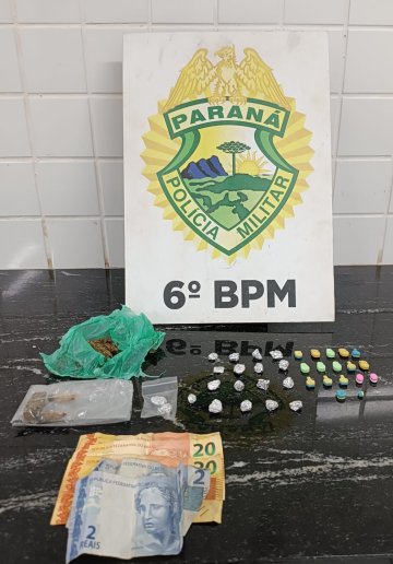 Mulher é presa por tráfico de drogas no bairro Interlagos