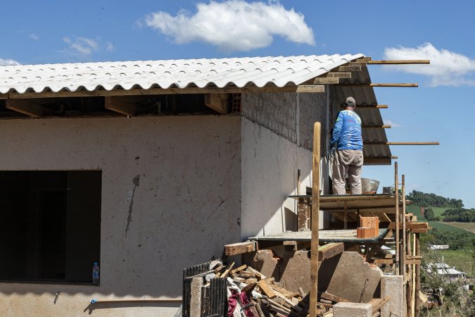 Governo envia mais 46 cartões do Programa Reconstrução para Rio Bonito do Iguaçu
