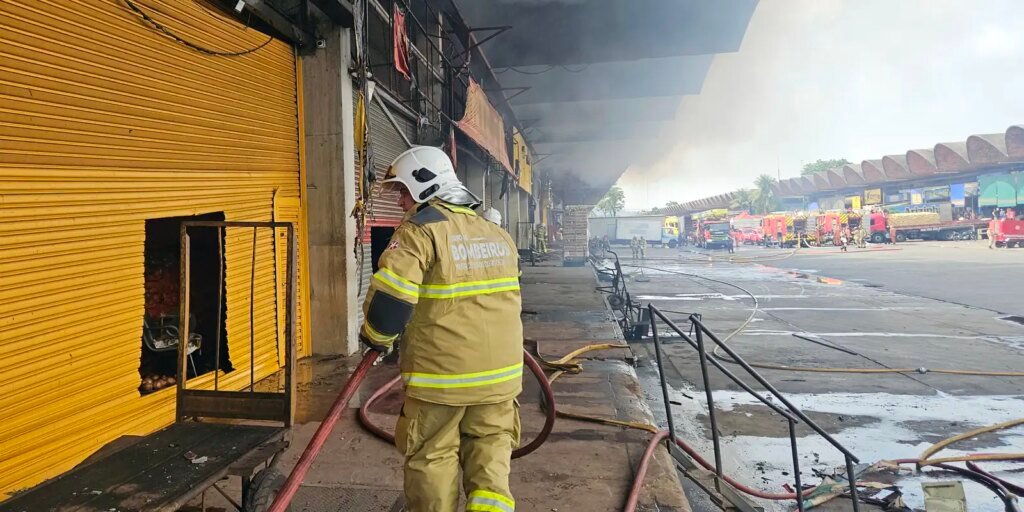 Ceasa informa que 28 lojas foram destruídas por incêndio