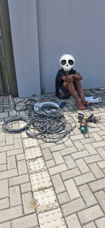 Homem é preso por furtar fios no Lago Municipal