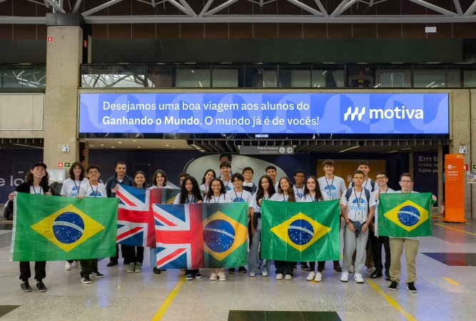 Ganhando o Mundo: com emoção e expectativas, 25 adolescentes embarcam para o Reino Unido 