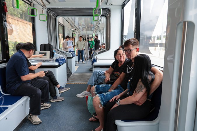 Bonde Urbano Digital inicia operação completa e empolga passageiros da RMC