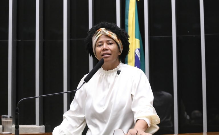 Comissão aprova criação de programa no SUS para proteger saúde cerebral de bebês