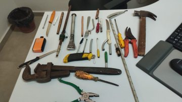 GM faz batida após briga e encontra armas e ferramentas na rua Mawes