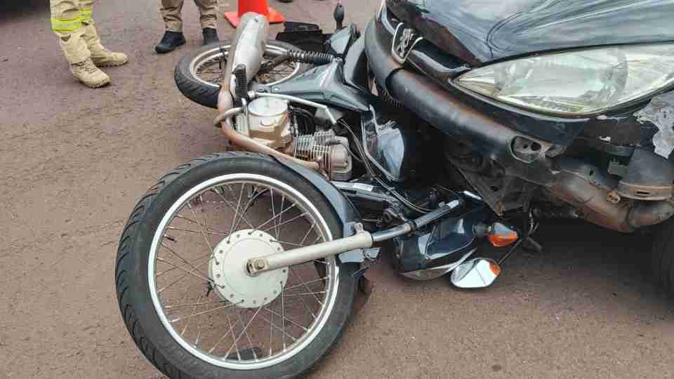 Acidente entre carro e moto mobiliza equipes de socorro no Parque São Paulo - catve.com