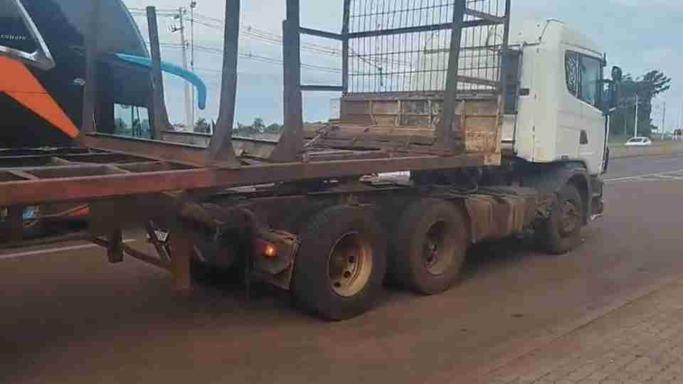 Caminhão em más condições é apreendido em Cascavel - catve.com