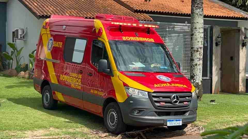 Trabalhador fica ferido ao cair de telhado no bairro Guarujá - catve.com