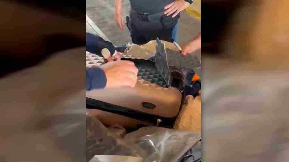 Brasileiras são presas na Ponte da Amizade após transportarem haxixe em táxi paraguaio - catve.com