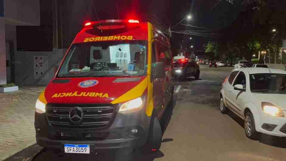 Motociclista fica ferido após bater na traseira de carro no Parque São Paulo - catve.com