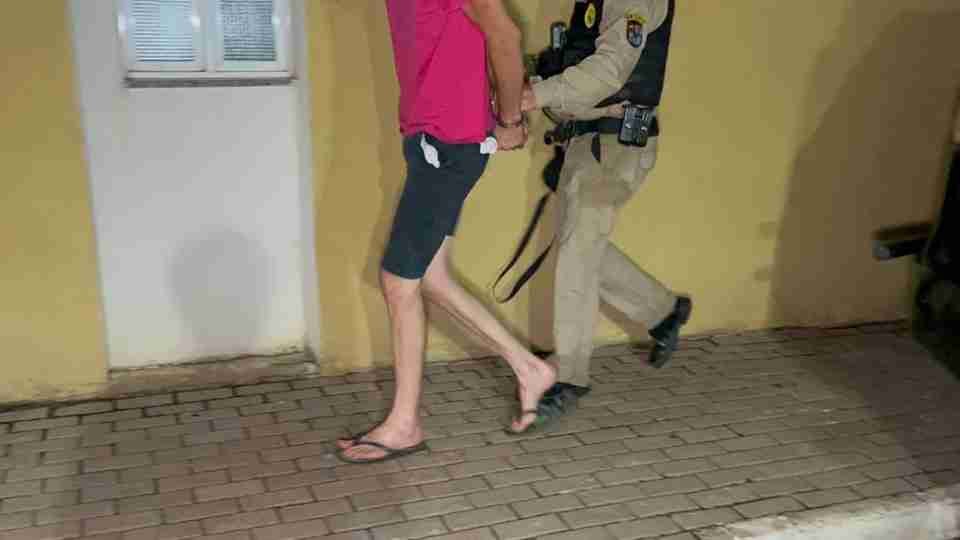 Homem é detido por realizar 'delivery' de drogas em Cascavel - catve.com