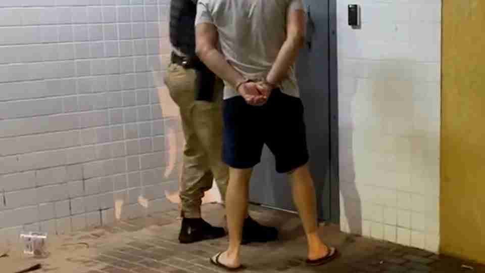 Homem é detido após agredir e jogar mulher no chão em Matelândia - catve.com