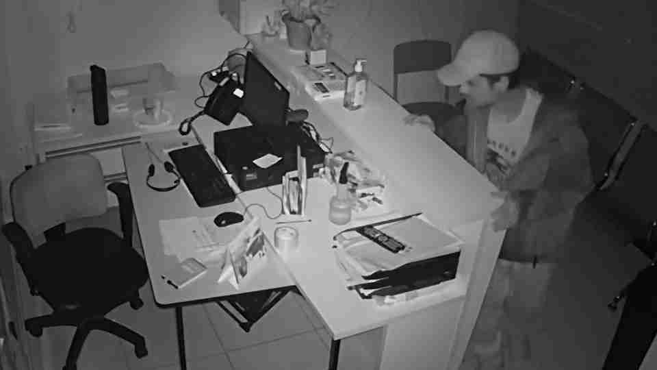 Ladrão que invadiu Creas de Ibiporã é preso; assista - catve.com