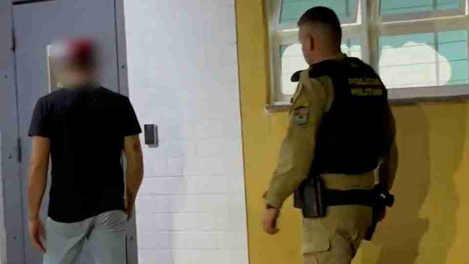 Confusão em bar vira caso de polícia após tentativa de atropelamento - catve.com