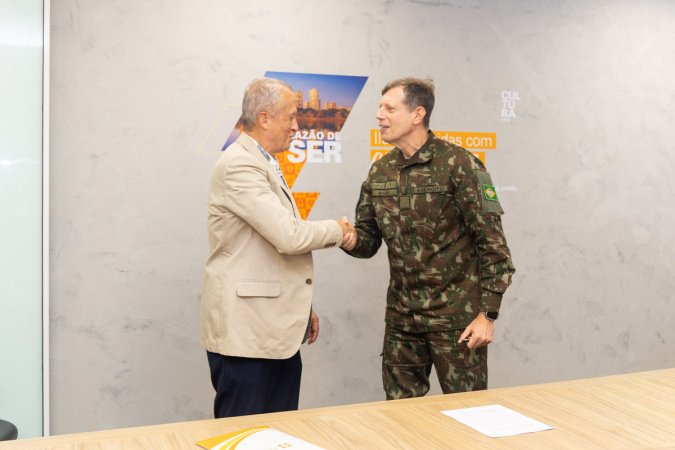 Copel e Exército firmam parceria para economizar energia elétrica em 25 organizações militares