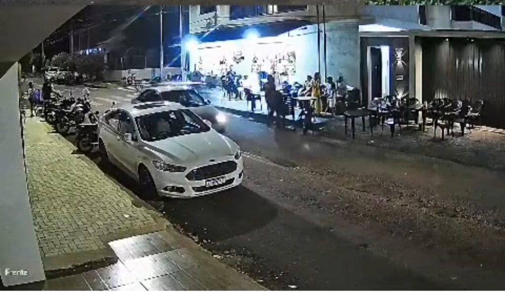Câmera de segurança flagra momento de atropelamento que terminou com uma morte em Palotina