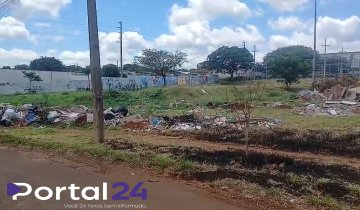 Descarte irregular preocupa moradores no bairro Interlagos, em Cascavel