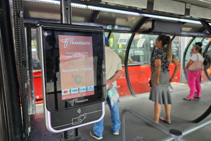 Ônibus metropolitanos passam a aceitar cartões de débito e crédito a partir de segunda