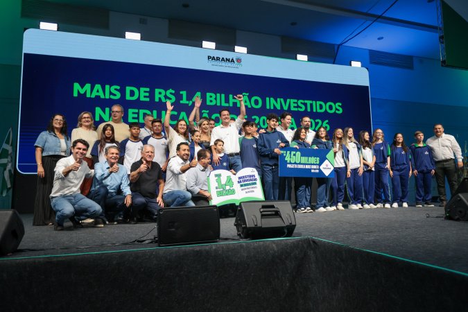 Ratinho Junior anuncia pacote de investimentos e uniformes para toda a rede estadual de educação